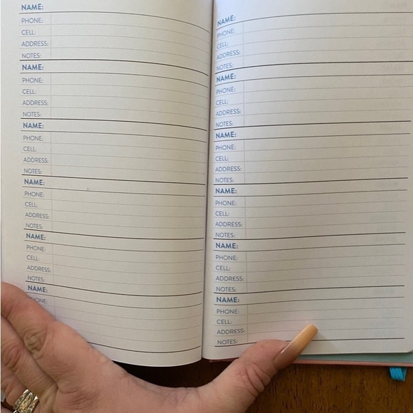 Undated planner and notebook bundle - Picture 6 of 12